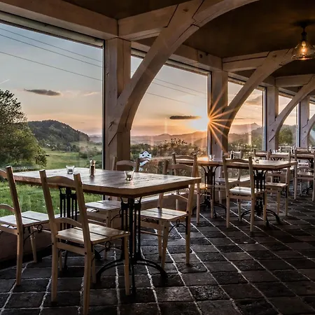 V Ráji Resort *